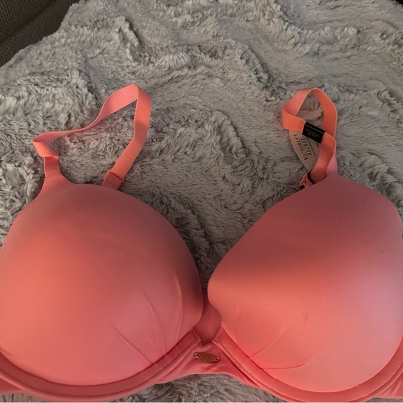 NWT VICTORIA’S SECRET PUSH UP BRA (32DD) - Picture 2 of 3